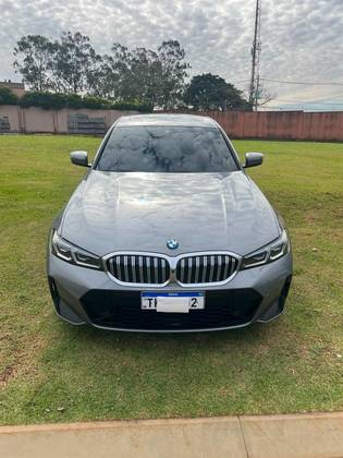 BMW 320i 2.0 16V TURBO FLEX M SPORT AUTOMÁTICO BMW 320i 2.0 16V TURBO FLEX M SPORT AUTOMÁTICO